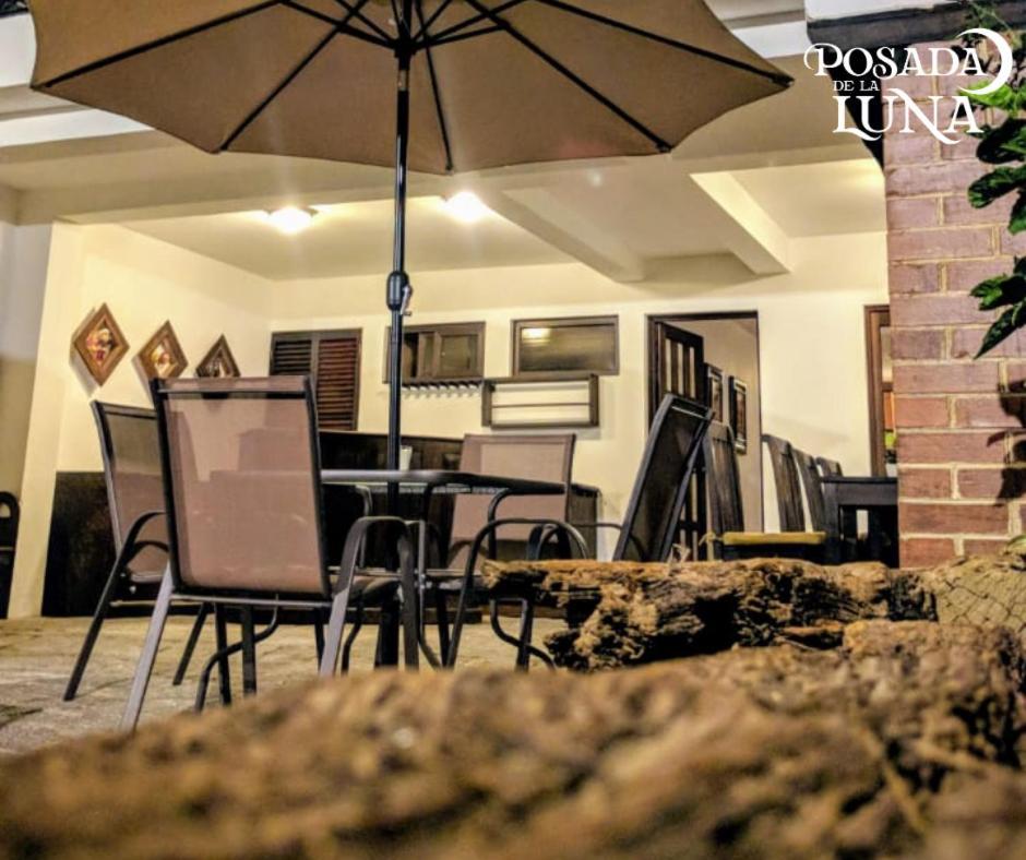 Hotel Posada De La Luna Антигуа-Гватемала Экстерьер фото