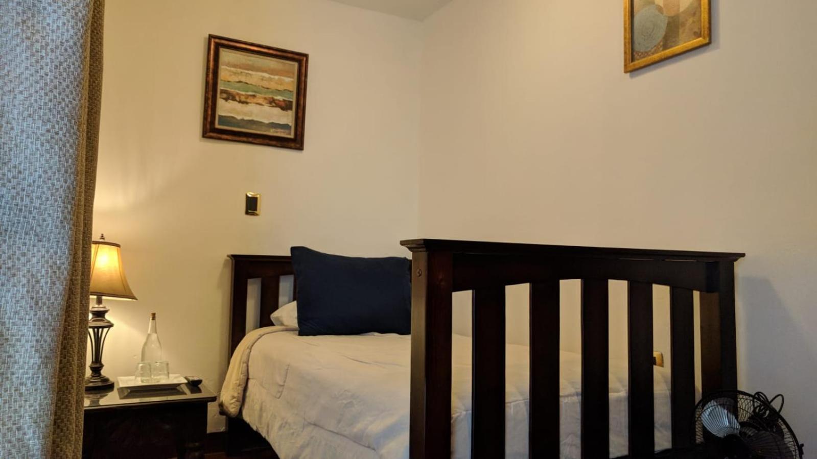 Hotel Posada De La Luna Антигуа-Гватемала Экстерьер фото