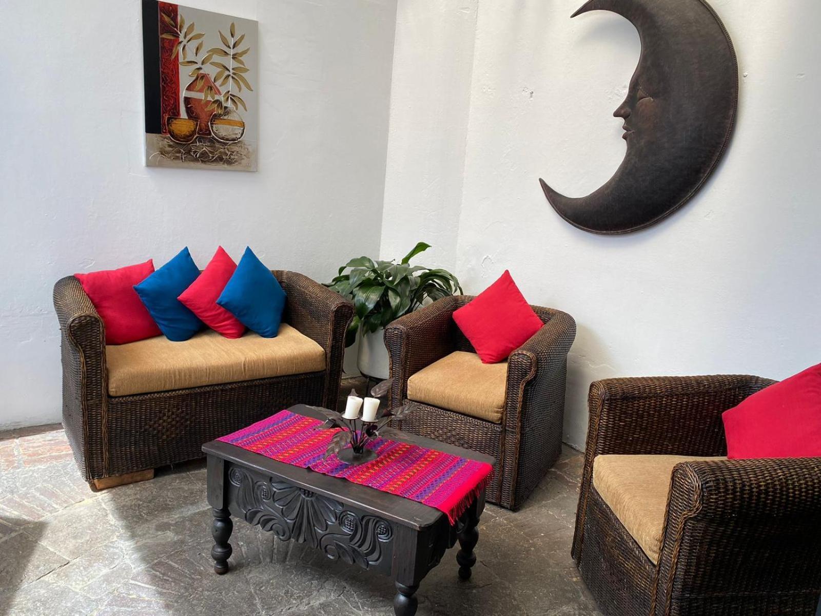 Hotel Posada De La Luna Антигуа-Гватемала Экстерьер фото