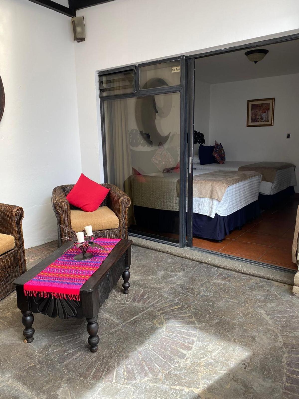 Hotel Posada De La Luna Антигуа-Гватемала Экстерьер фото