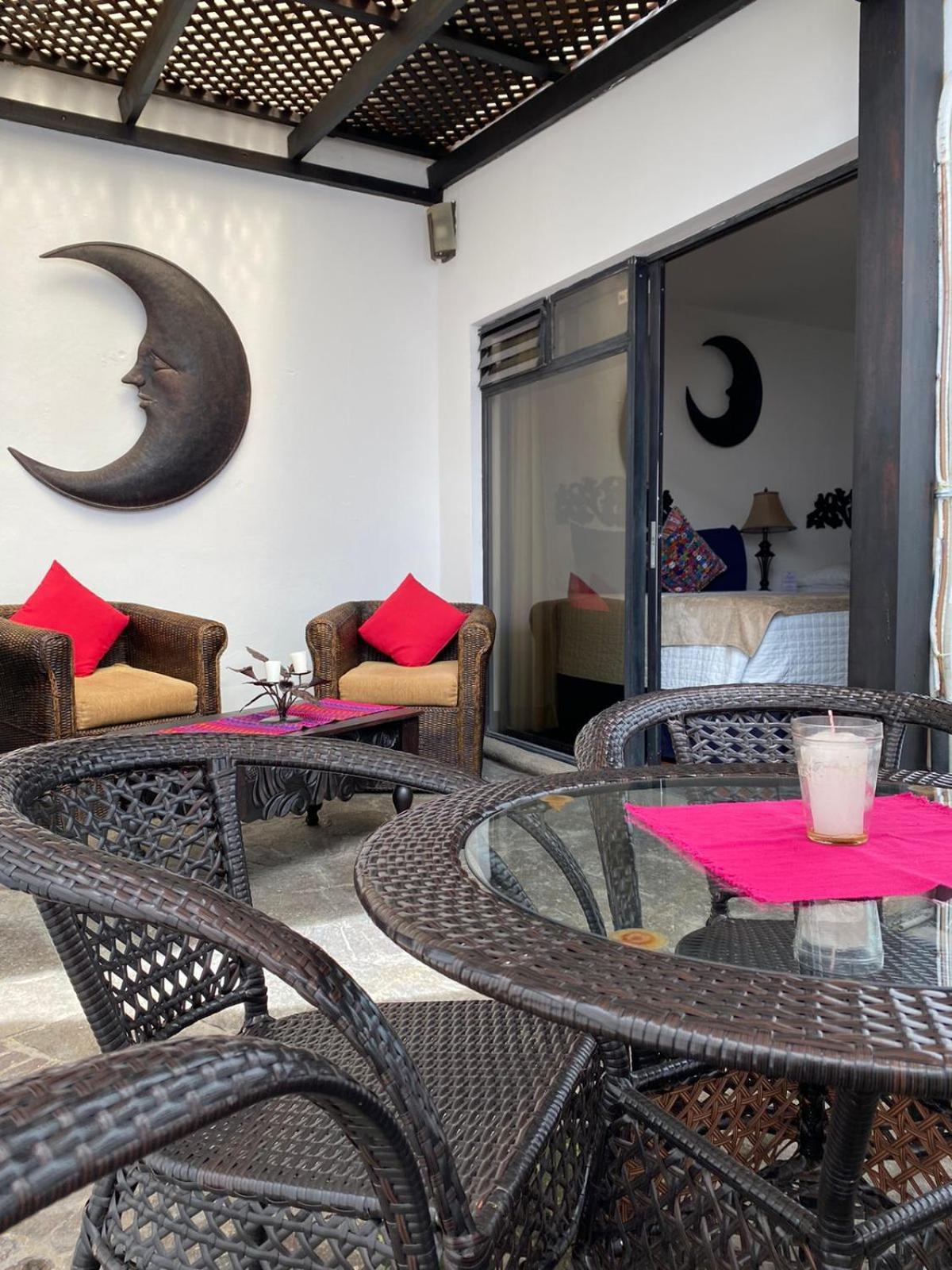 Hotel Posada De La Luna Антигуа-Гватемала Экстерьер фото