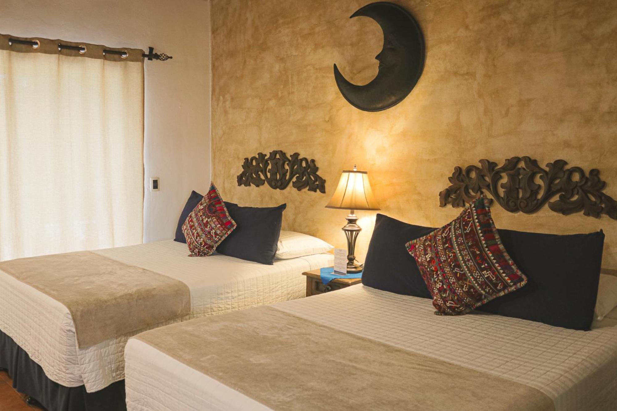 Hotel Posada De La Luna Антигуа-Гватемала Экстерьер фото