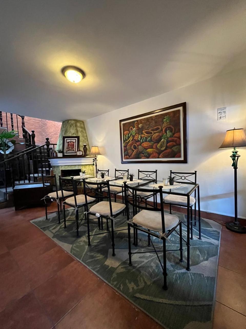 Hotel Posada De La Luna Антигуа-Гватемала Экстерьер фото