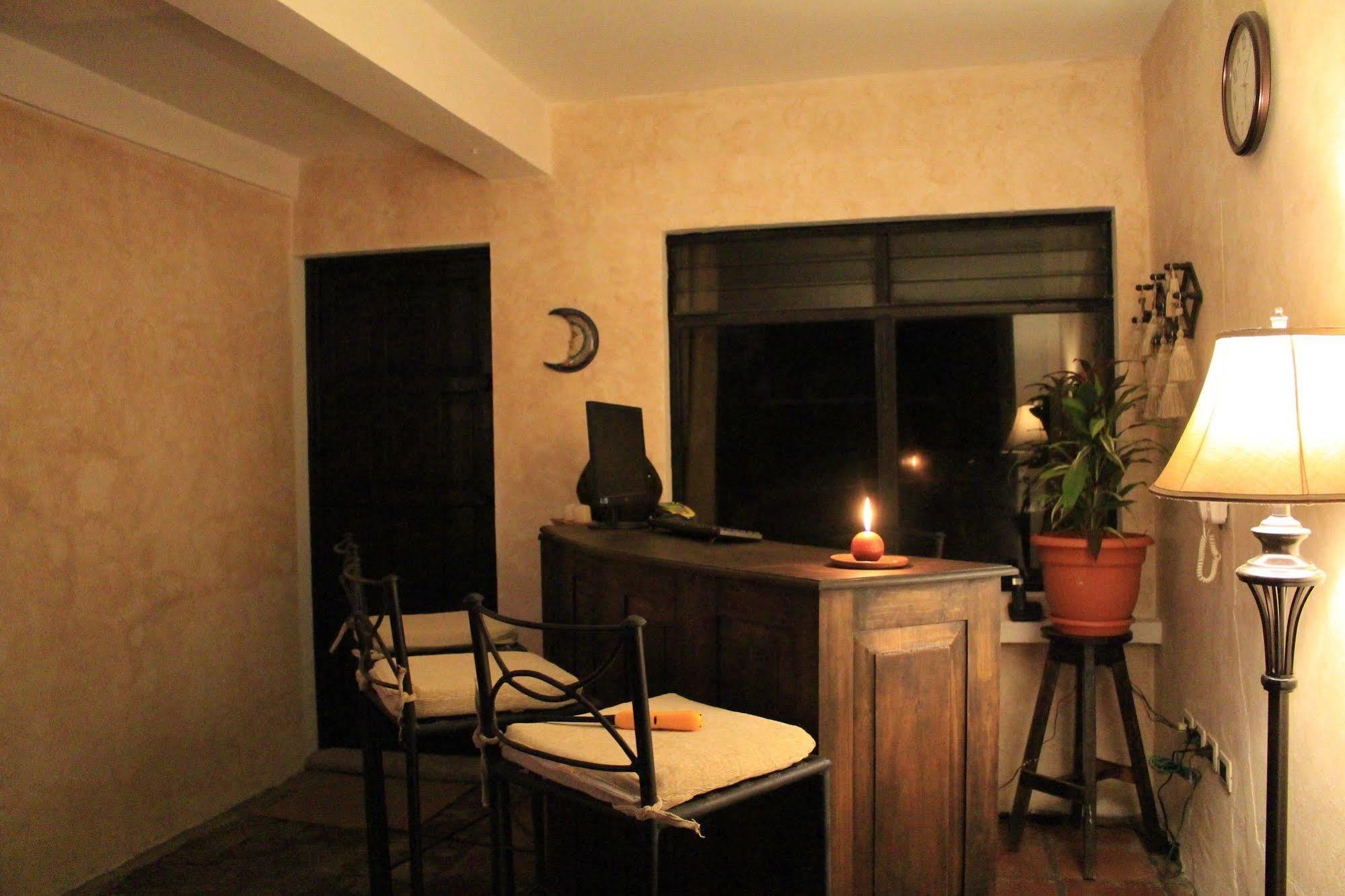 Hotel Posada De La Luna Антигуа-Гватемала Экстерьер фото